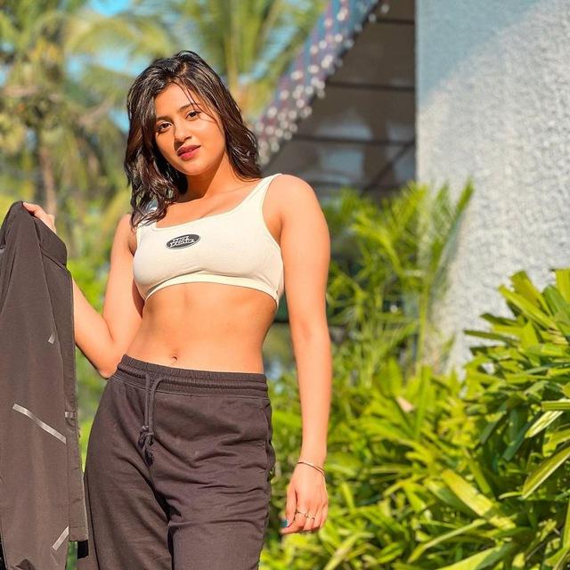 Anjali Arora 🧚