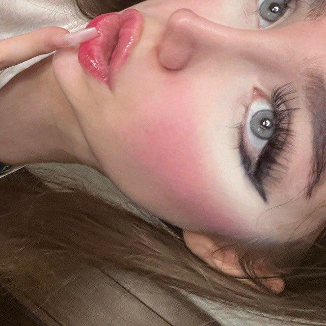 ☽.