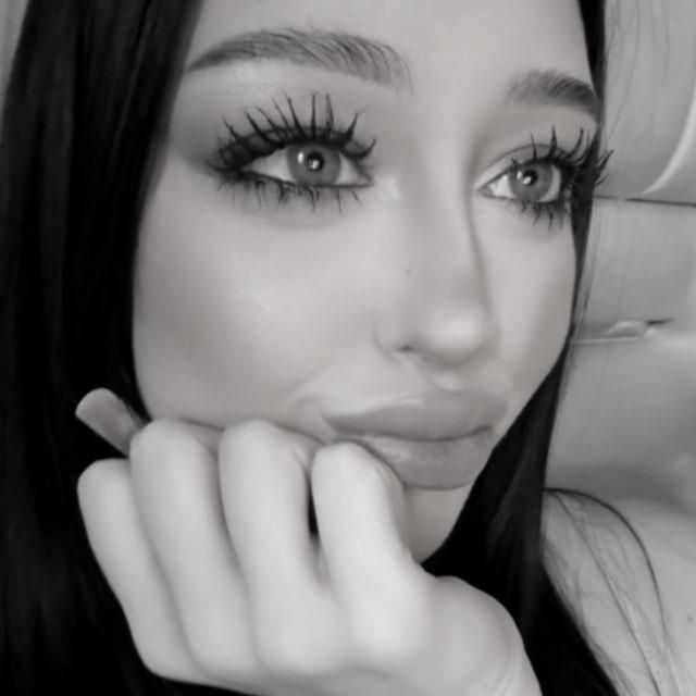 𝒢ℴ𝒹’𝓈 𝒻𝒶𝓋ℴ𝓇𝒾𝓉ℯ