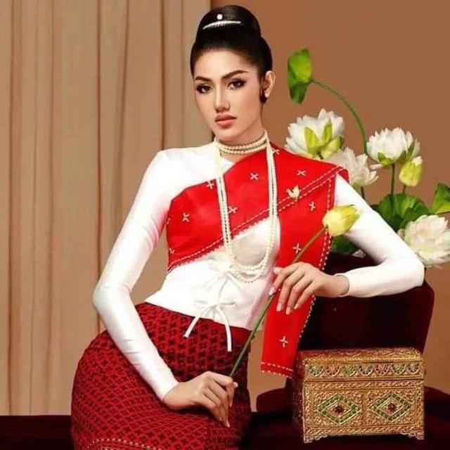 မွန်မလေး