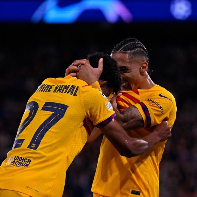 4K FOOTBALL PHOTOS
