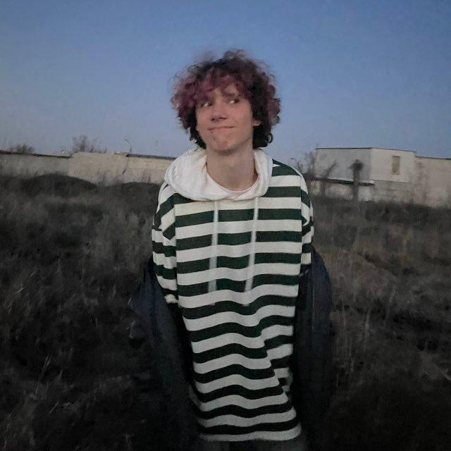малиновый