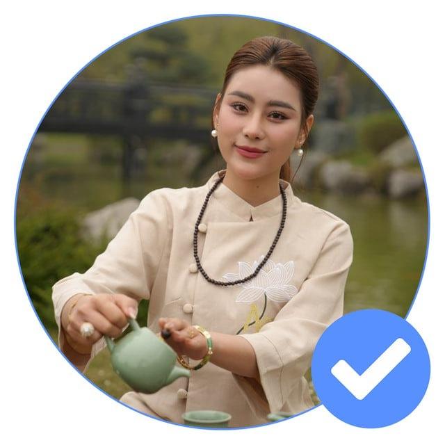 KIỀU TRANG 𝕎𝕙𝕚𝕥𝕖 𝔹𝕠𝕤𝕤
