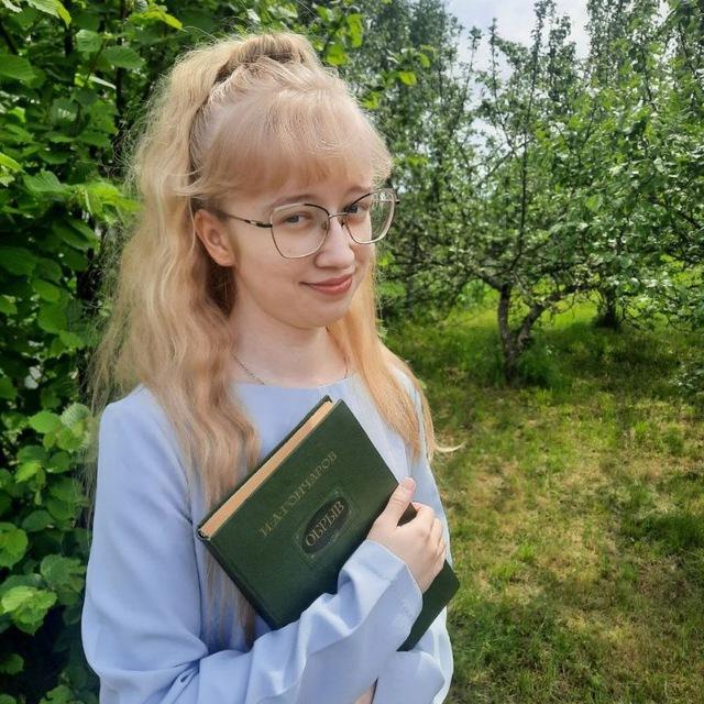 BookloverSasha