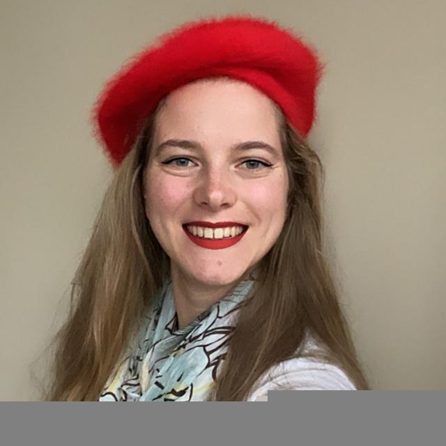 Alena.izdaleka