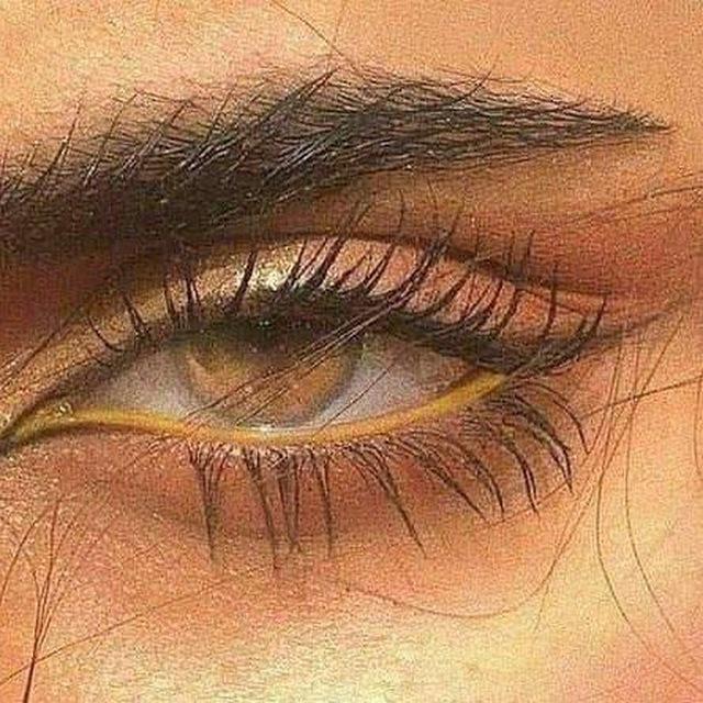 لـ عيونها🝳.
