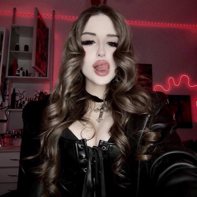 Видио с эвелин тут