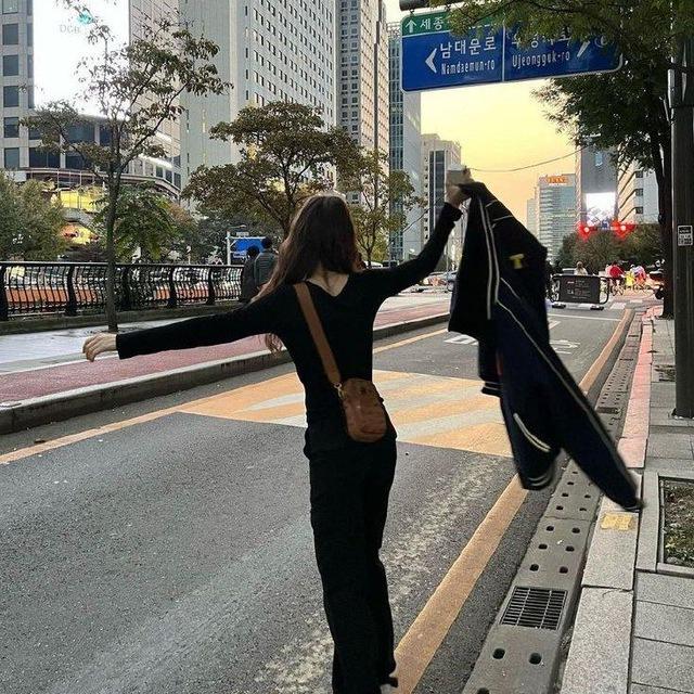 𝐇𝐄𝐋𝐋𝐄𝐍 . 𝐌 𝐆𝐘𝐙𝐌'𝐀𝐍𝐍