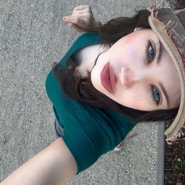 صور بنات مقالب مقلب كلام