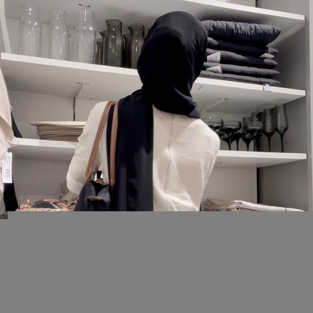 ShopeeingwithSyakila🛒