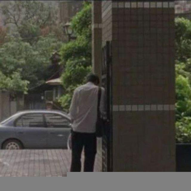غُرَباءْ .