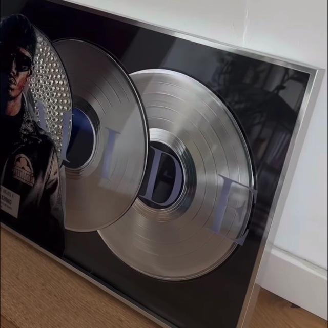 🔱