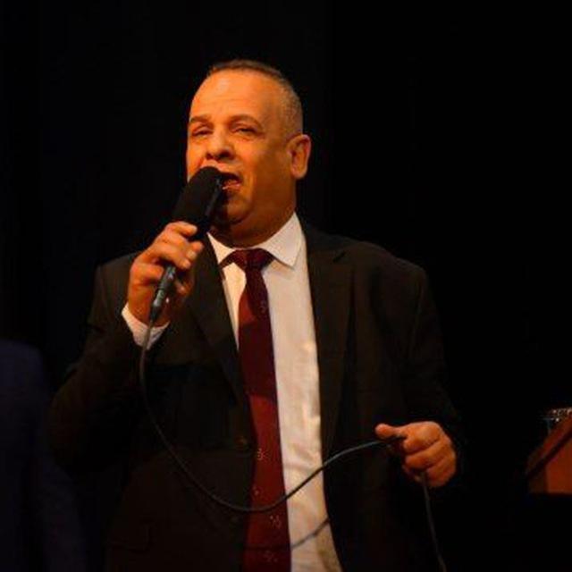 استاذ ماده الاحياء عقيل محسن السراي