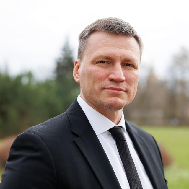 Александр Якушев