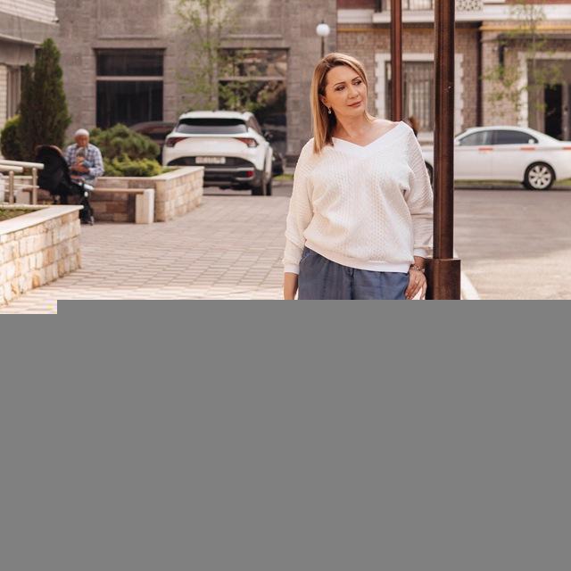 Valeriya BUYUR in the city