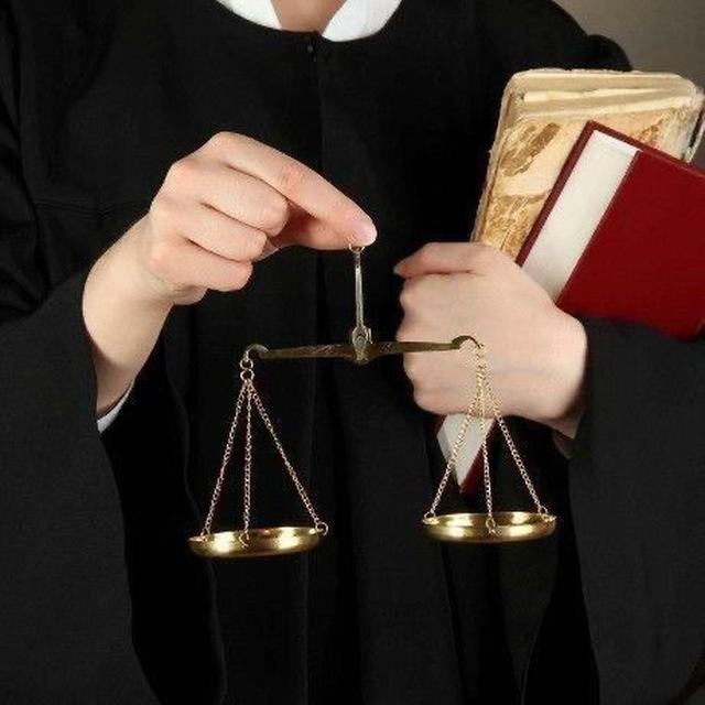 لـ ⊱ محاميـۿ : 👩🏻‍💼🫀.