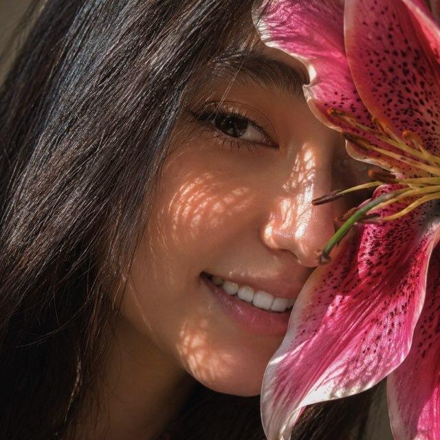 آنـی.