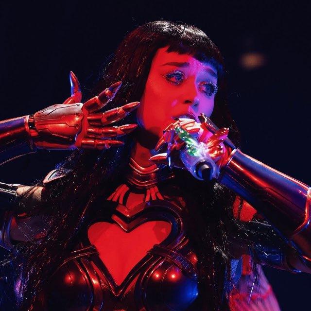 KATY GOOFY PERRY