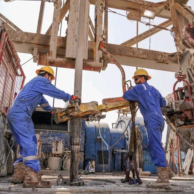 موظفي وزارة النفط العراقية oil