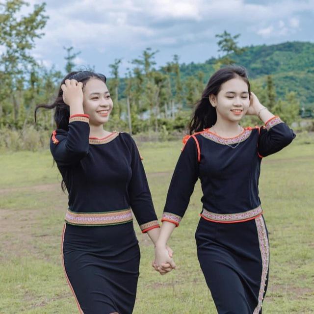 បទញាក់ស្តាប់កំសាន្ត(ចំរុះជាតិសាសន៍)
