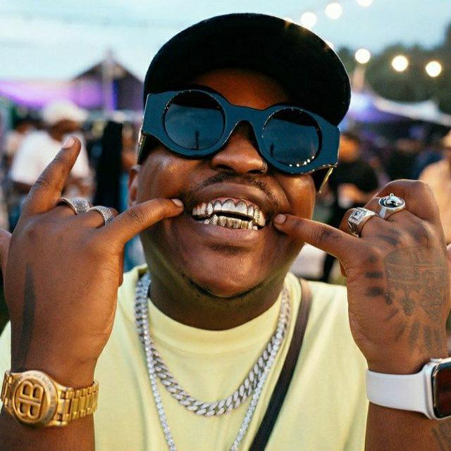 PITORI MARADONA