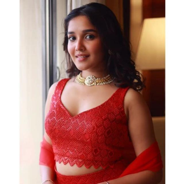 Anikha Surendran ❤️