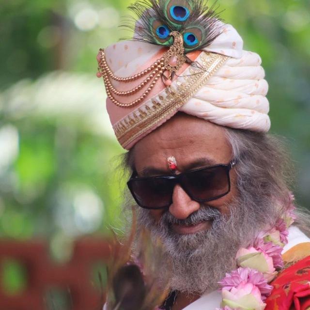 Gurudev Sri Sri Quotes & QnA