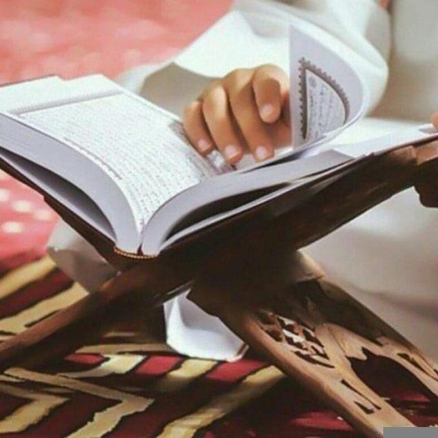 Un verset, un hadith—آية وحديث